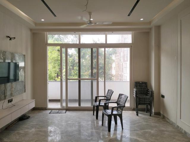 3 BHK Independent Builder Floor in Vikaspuri for resale New Delhi. The reference number is 20652652