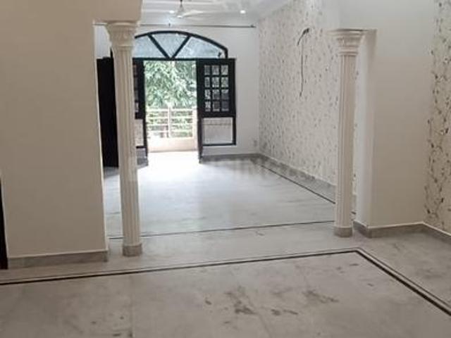 3 BHK Independent Builder Floor in Vikaspuri for resale New Delhi. The reference number is 21164838