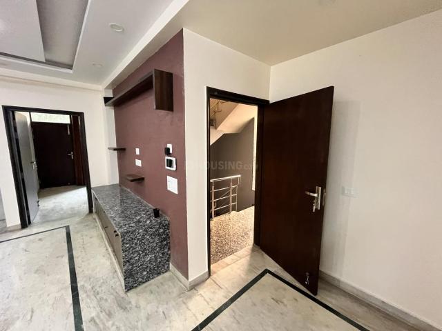 3 BHK Independent House in Tagore Garden Extension for rent New Delhi. The reference number is 18659327