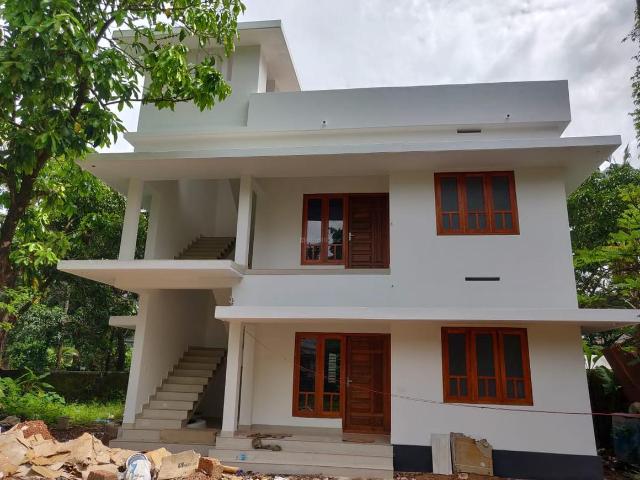 3 BHK Independent House in Talap for rent Kannur. The reference number is 7622885