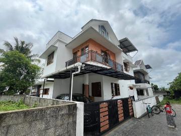 3 BHK Independent House in Thevakkal for resale Kochi. The reference number is 20299248