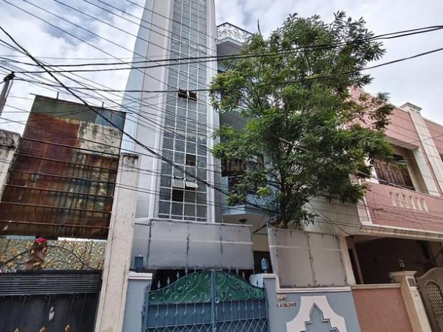 3 BHK Independent House in Toli Chowki for resale Hyderabad. The reference number is 21067019