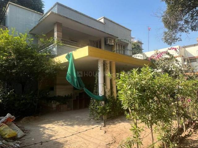 3 BHK Independent House in Usmanpura for resale Ahmedabad. The reference number is 19748516