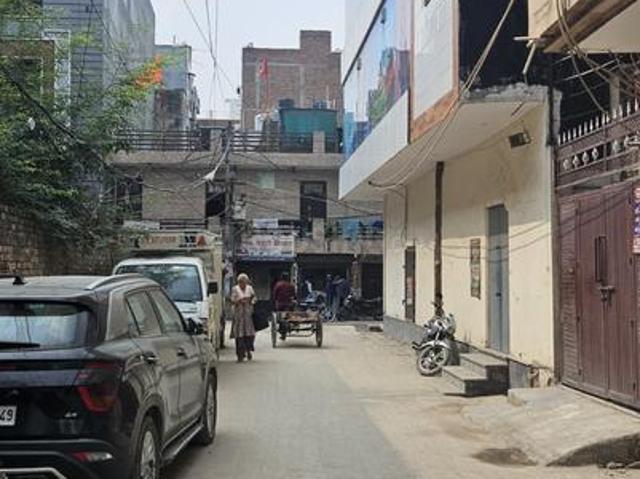 3 BHK Independent House in Uttam Nagar for resale New Delhi. The reference number is 21326270