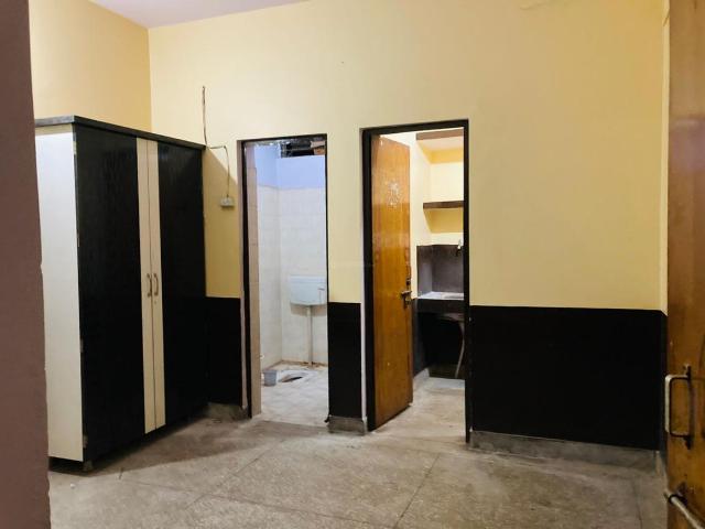 3 BHK Independent House in Varanasi Cantonment for rent Varanasi. The reference number is 9603657