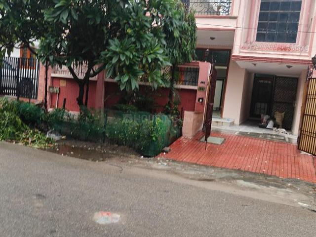 3 BHK Independent House in Vasundhara for rent Ghaziabad. The reference number is 21053700