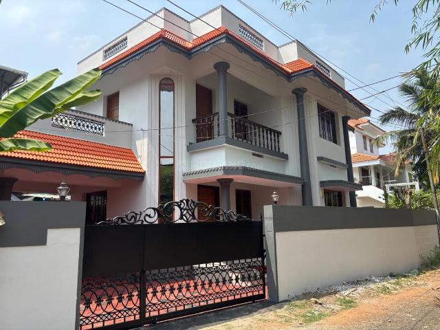 3 BHK Independent House in Vennala for rent Kochi. The reference number is 20455202