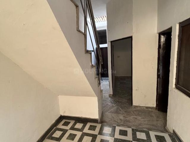 3 BHK Independent House in Veer Savarkar Nagar for rent Bareilly. The reference number is 20297571