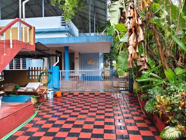 3 BHK Independent House in Vyttila for rent Kochi. The reference number is 20939954