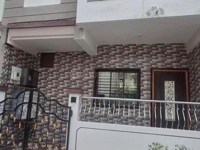 3 BHK Independent House in Adajan for resale Surat. The reference number is 21199411