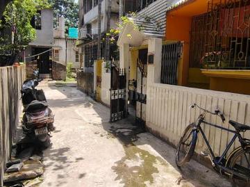 3 BHK Independent House in Airport Gate no. 1 for resale Kolkata. The reference number is 20373635