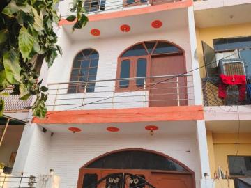 3 BHK Independent House in Alpha II for resale Greater Noida. The reference number is 20050691