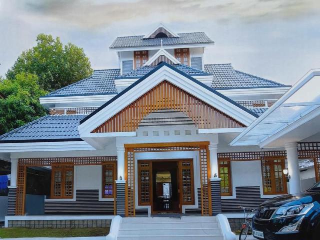 3 BHK Independent House in Aluva for resale Kochi. The reference number is 19606866