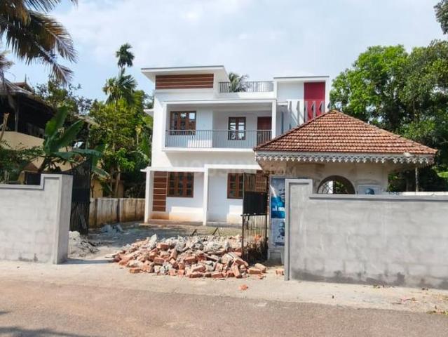 3 BHK Independent House in Aluva for resale Kochi. The reference number is 21283988