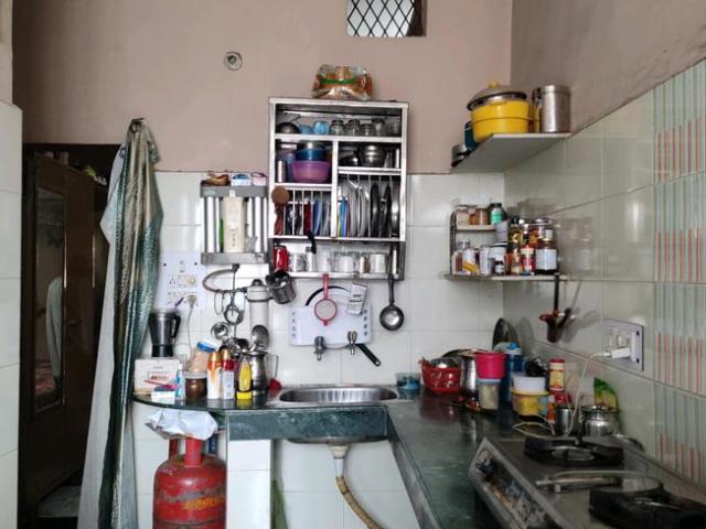 3 BHK Independent House in BK Dutt Colony for resale New Delhi. The reference number is 3451571