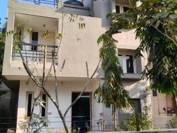 3 BHK Independent House in Chanakyapuri for resale Ahmedabad. The reference number is 20132190