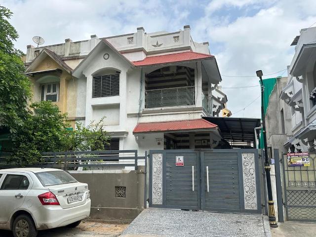 3 BHK Independent House in Chandkheda for resale Ahmedabad. The reference number is 20979837
