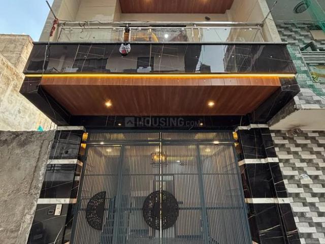 3 BHK Independent House in Dwarka Mor for resale New Delhi. The reference number is 19629439