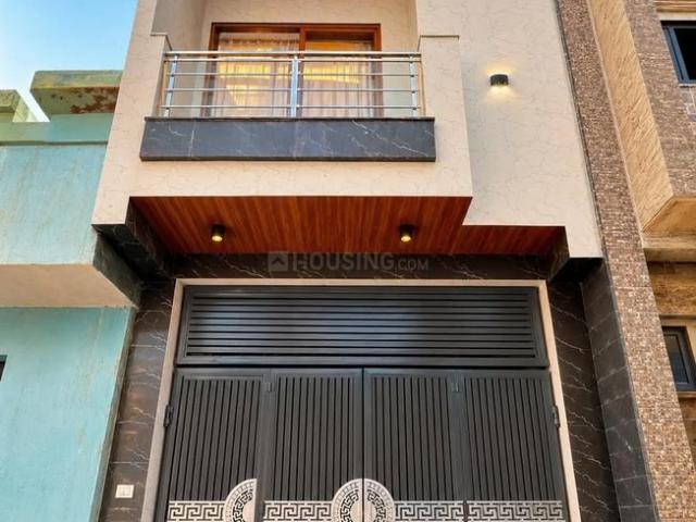 3 BHK Independent House in Dwarka Mor for resale New Delhi. The reference number is 20806981