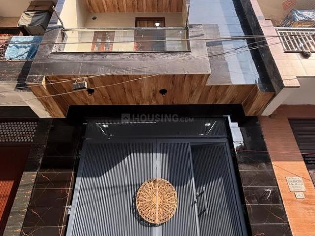 3 BHK Independent House in Dwarka Mor for resale New Delhi. The reference number is 20834469