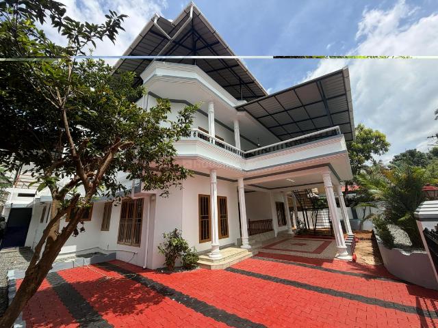 3 BHK Independent House in Edappally for rent Kochi. The reference number is 21132351