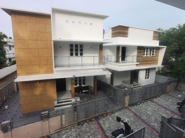 3 BHK Independent House in Eroor for resale Kochi. The reference number is 20762444