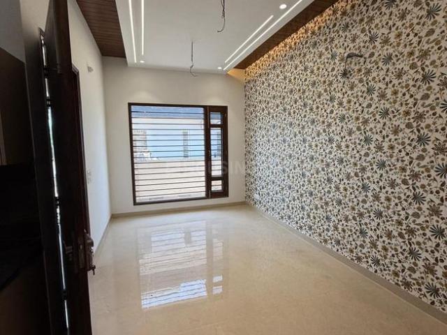3 BHK Independent House in Gazipur for resale Zirakpur. The reference number is 20670202