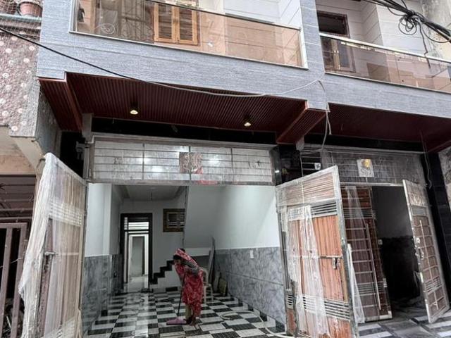 3 BHK Independent House in Govindpuram for resale Ghaziabad. The reference number is 19775091