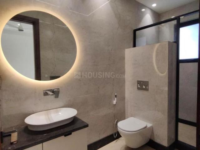 3 BHK Independent House in Green Park for resale New Delhi. The reference number is 19214101