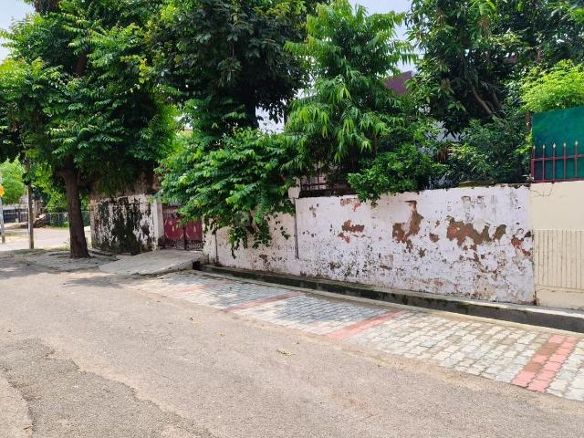 3 BHK Independent House in Indira Nagar for resale Lucknow. The reference number is 21140940