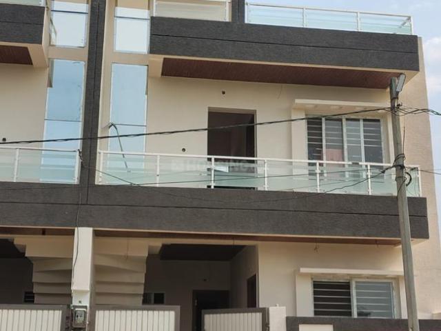 3 BHK Independent House in Indira Nagar for resale Lucknow. The reference number is 21296918