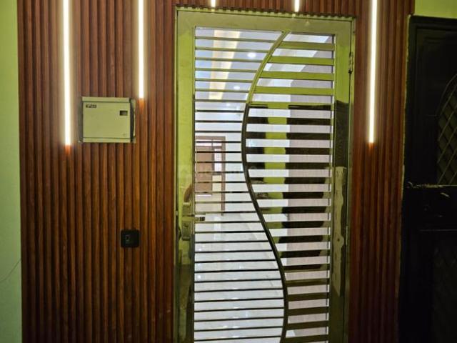 3 BHK Independent House in Indirapuram for rent Ghaziabad. The reference number is 21260419