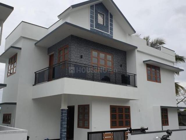 3 BHK Independent House in Kalamassery for resale Kochi. The reference number is 20961563