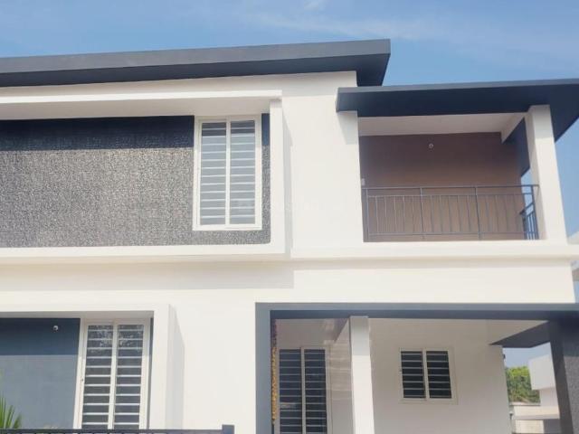 3 BHK Independent House in Koppam for resale Palakkad. The reference number is 20498221