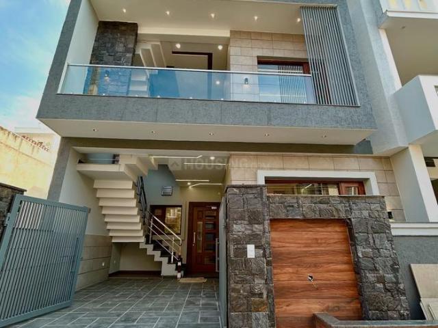 3 BHK Independent House in Mathpurena for resale Raipur. The reference number is 20017105