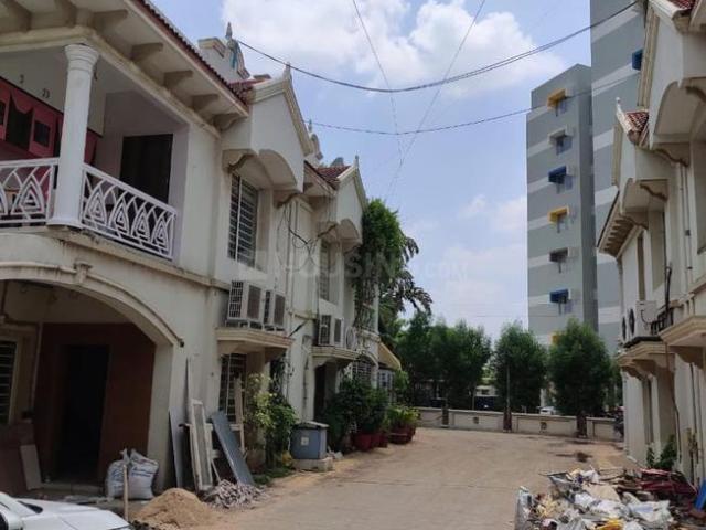 3 BHK Independent House in Motera for rent Ahmedabad. The reference number is 21047823