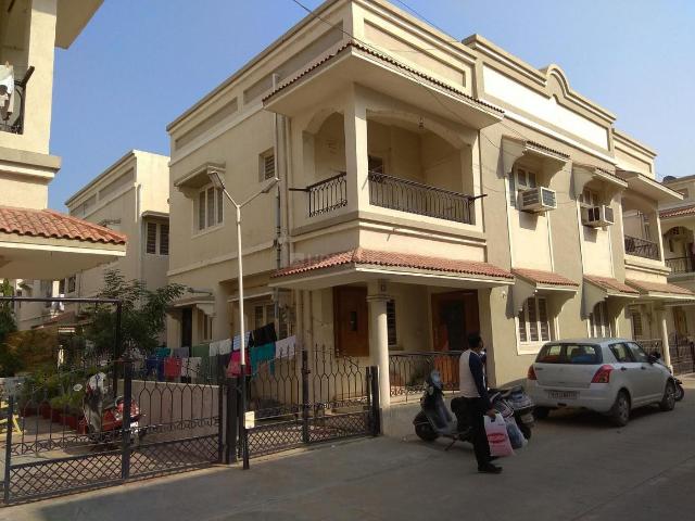 3 BHK Independent House in Motera for rent Ahmedabad. The reference number is 21047881