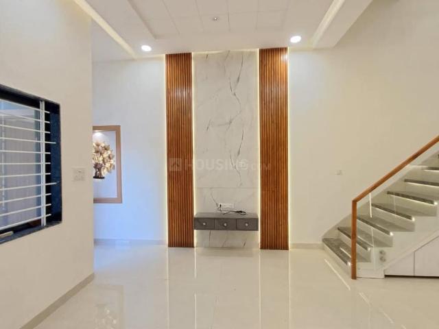 3 BHK Independent House in Nipania for rent Indore. The reference number is 20386500