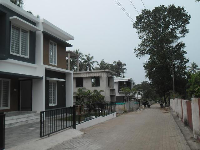 3 BHK Independent House in Olavakode for resale Palakkad. The reference number is 21091601
