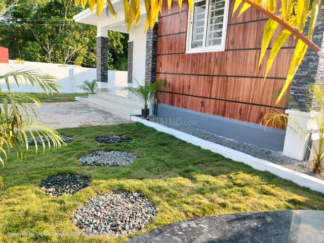 3 BHK Independent House in Ottapalam for resale Palakkad. The reference number is 20501402
