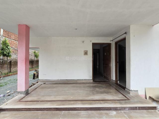 3 BHK Independent House in Paharia for rent Varanasi. The reference number is 21137412