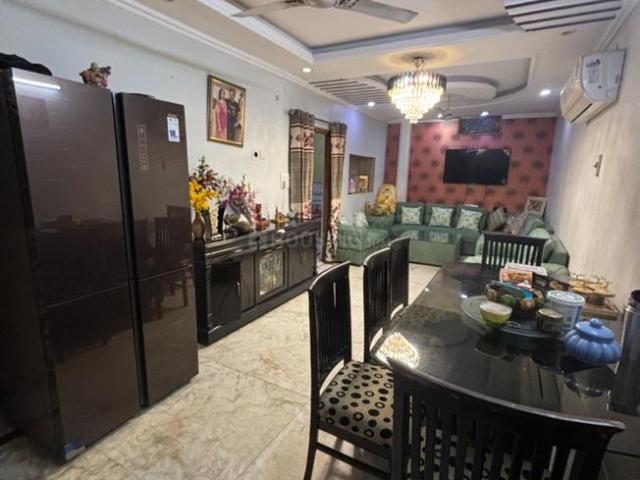 3 BHK Independent House in Paschim Vihar for resale New Delhi. The reference number is 16609548