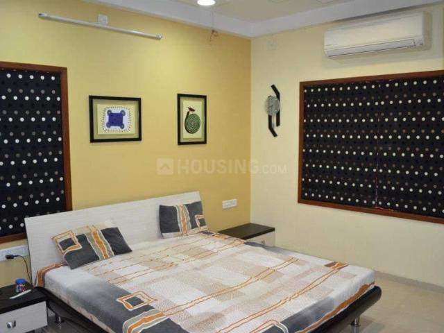 3 BHK Independent House in Prahlad Nagar for rent Ahmedabad. The reference number is 13647795