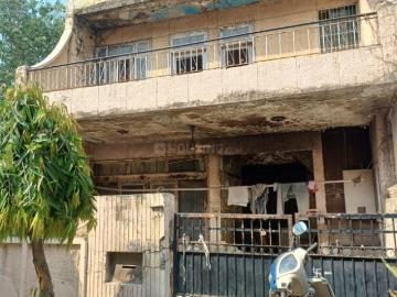 3 BHK Independent House in Preet Vihar for resale New Delhi. The reference number is 20167939