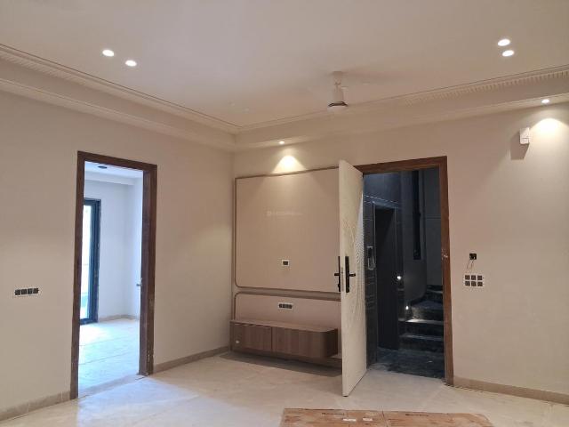 3 BHK Independent Builder Floor in Paschim Vihar for resale New Delhi. The reference number is 20223343