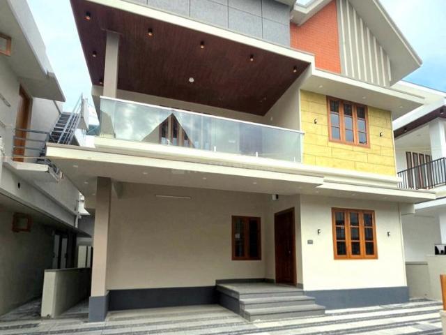 3 BHK Independent House in Pukkattupady for resale Kochi. The reference number is 21185100