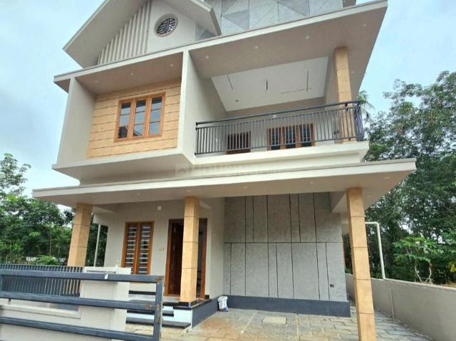 3 BHK Independent House in Pukkattupady for resale Kochi. The reference number is 21187417