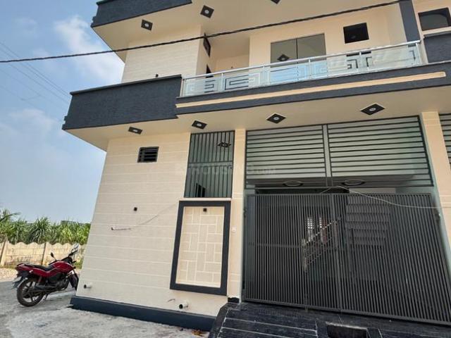 3 BHK Independent House in Rakshapuram for resale Meerut. The reference number is 21163555