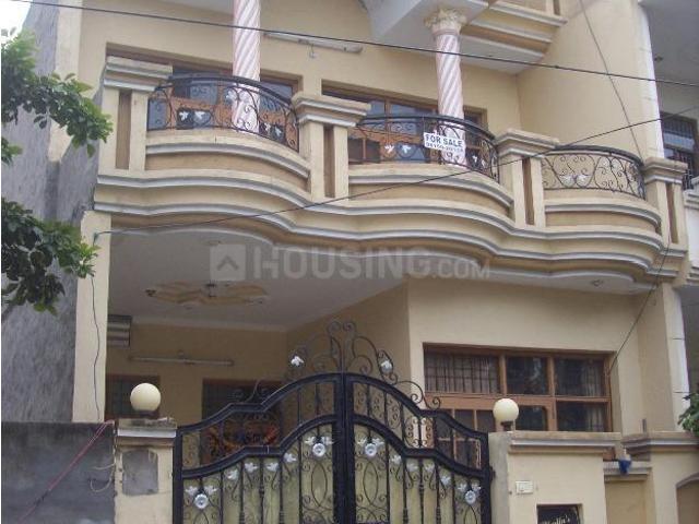 3 BHK Independent House in Sector 14 for rent Gurgaon. The reference number is 21115491