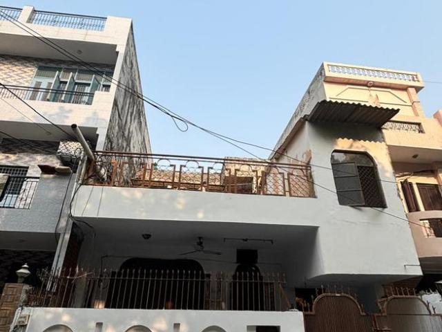 3 BHK Independent House in Sector 31 for resale Noida. The reference number is 20827004